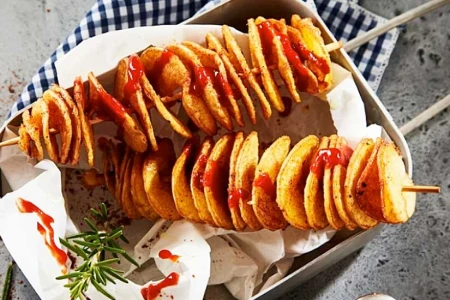 Frytki 3.0: Jak Maszyna do Zakręconego Ziemniaka Rewolucjonizuje Gastronomię i Zwiększa Zyski Lokali