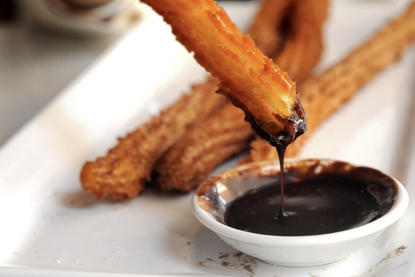 Madryckie churros z czekoladą