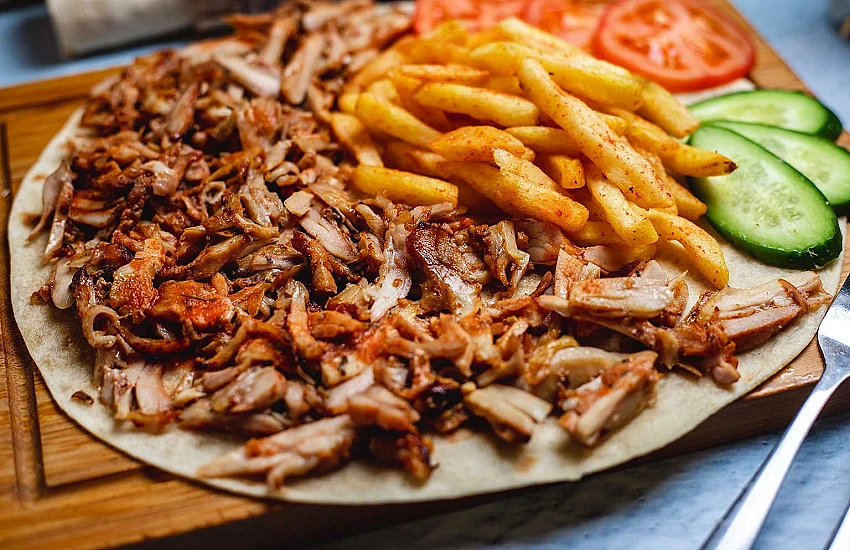 Kebab doskonały: jak zoptymalizować pracę dzięki opiekaczom i nożom elektrycznym