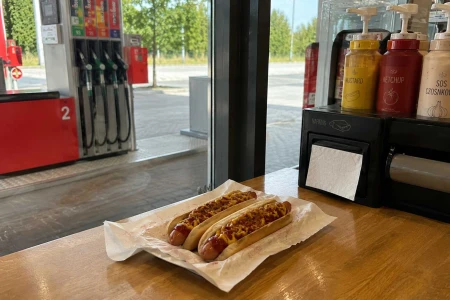 Stacja paliw jako punkt gastronomiczny – jak zmieniają się oczekiwania kierowców